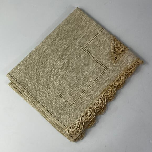 Vintage Tea Towel Embroidered Lace Scrollwork 22x14 Large Table Doily Linens - Picture 8 of 8